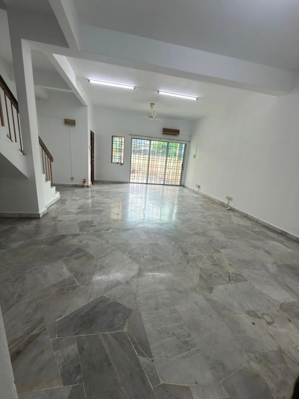 Newly Renovated Double Storey 4R3B @ Taman Sentosa (Lorong Laksamana)