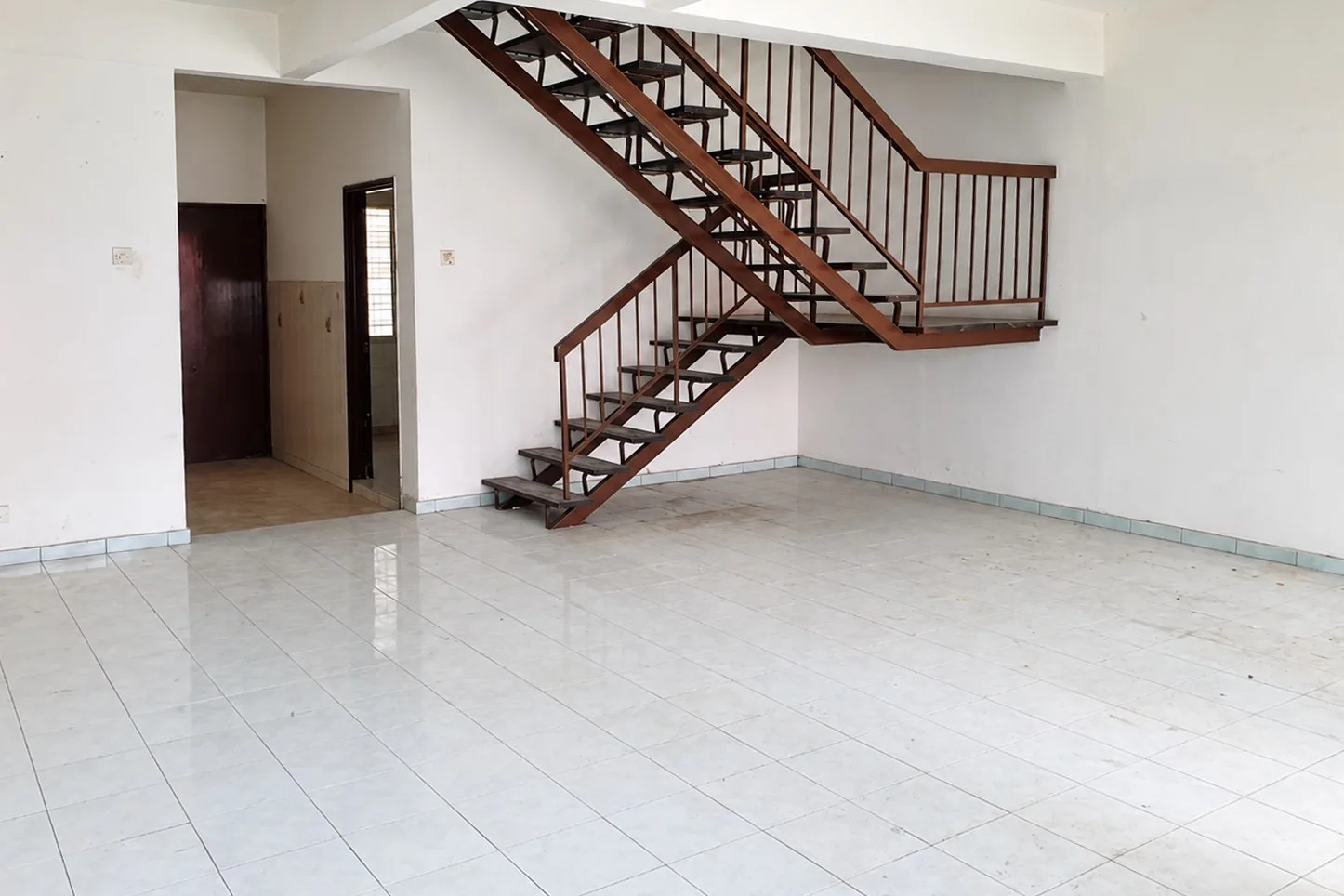 4R3B Double Storey House @ Bukit Tinggi 1 (Near Lotus)